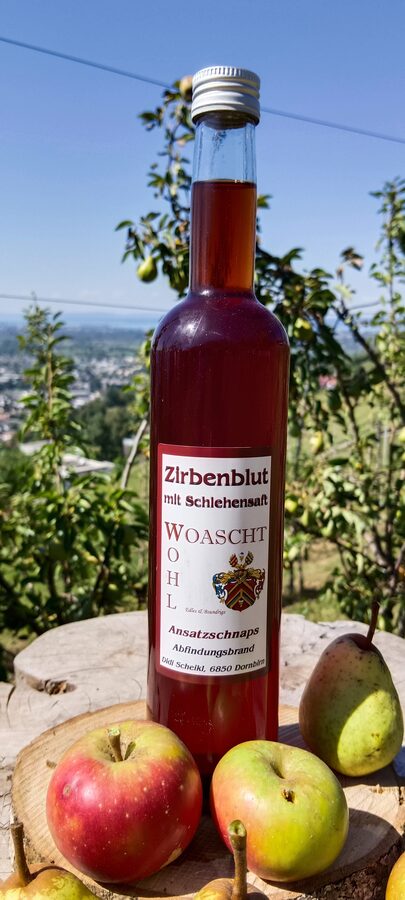Zirbenblut mit Schlehensaft